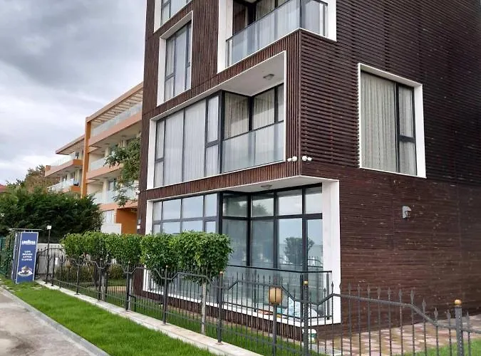 Amara-boutique & Design - студио 4*